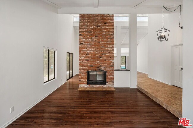 Building Photo - 2952 Bottlebrush Dr