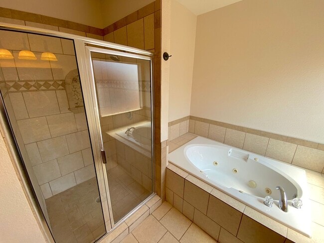 Building Photo - Northeast El Paso/Sandstone Ranch Estates 4 Bed 2.5 Bath Refrig A/C