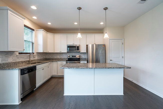 Building Photo - 503 Waybridge Way