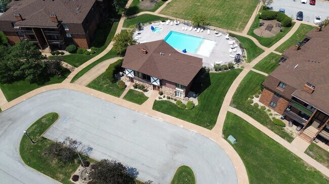 Building Photo - 2003 W 45th St