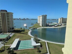 Building Photo - 4575 Cove Cir