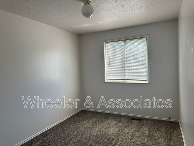 Building Photo - 1315 S 120 E