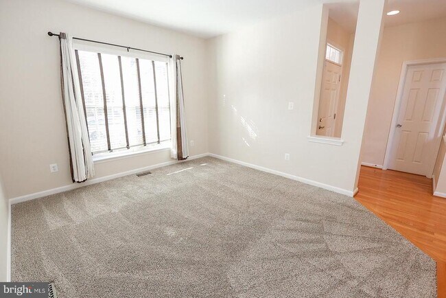 Building Photo - 23305 Hyacinth Ln