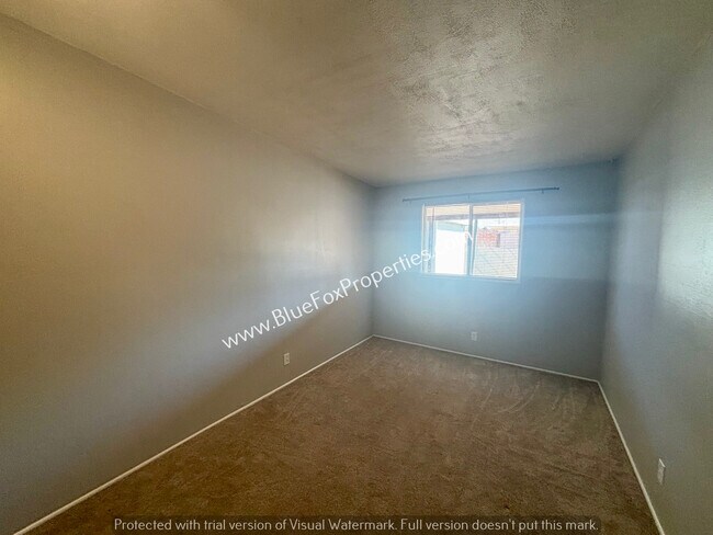 Building Photo - 3202 W Calle Fresa