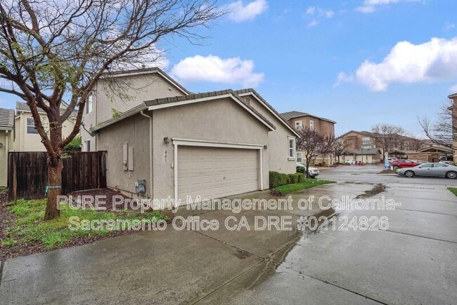 Building Photo - 441 Picasso Cir