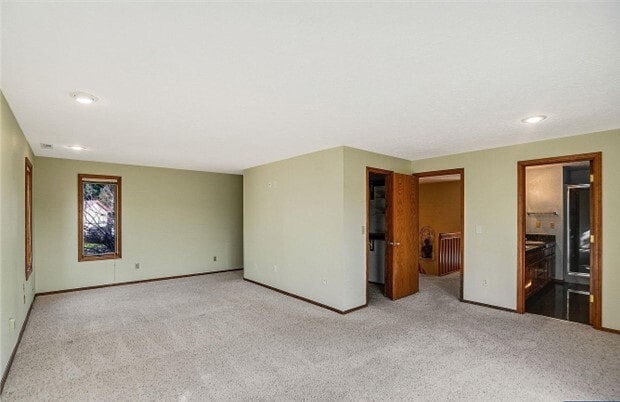Building Photo - 5295 Ponderosa Dr S
