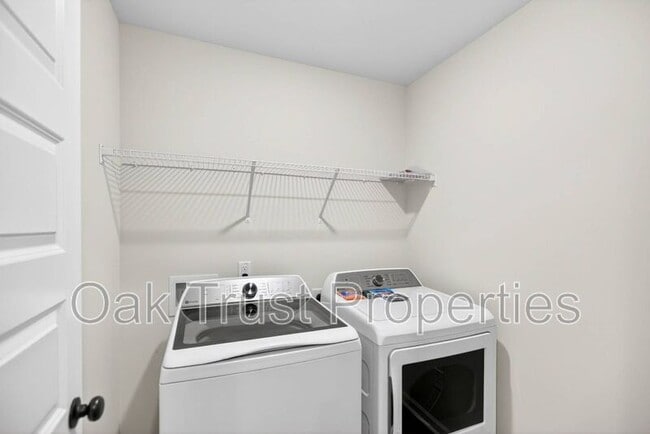 Building Photo - 753 Ridgley Dr