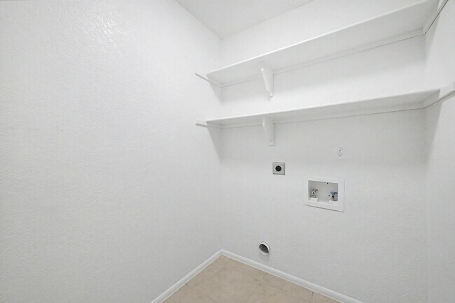 Building Photo - 11851 N 76th Dr