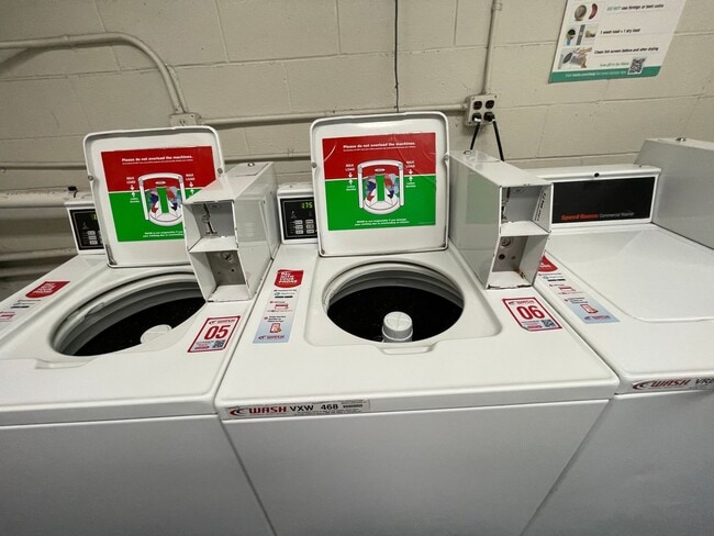 Building Photo - 2 Bedroom, 2 Bathroom w/ AC & INCLUDES ELE...