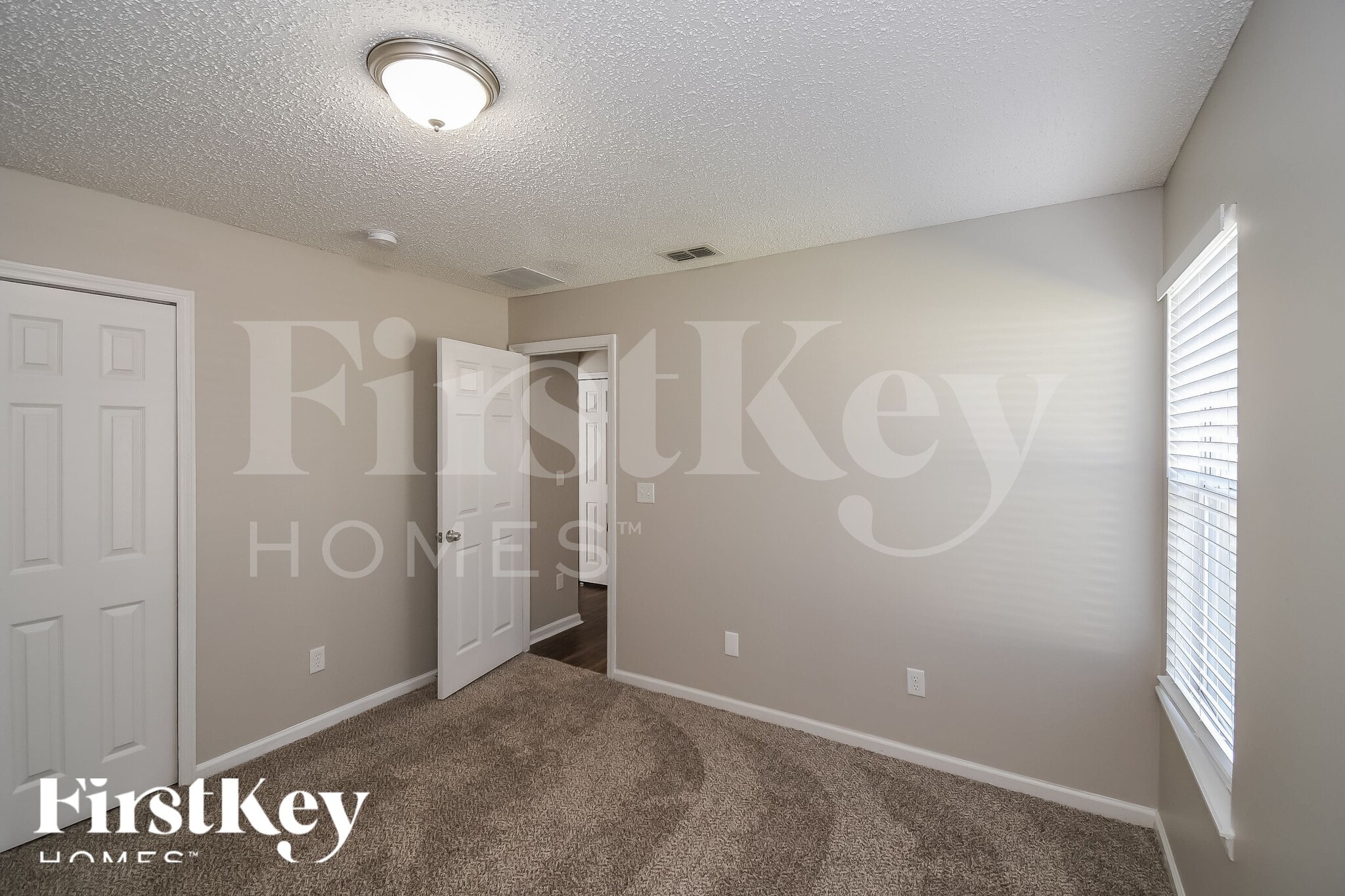 Building Photo - 2956 Centerwood Dr N