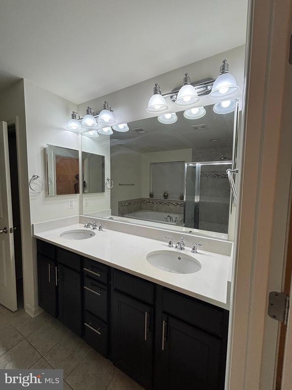 Building Photo - 9820 Leighland Ct