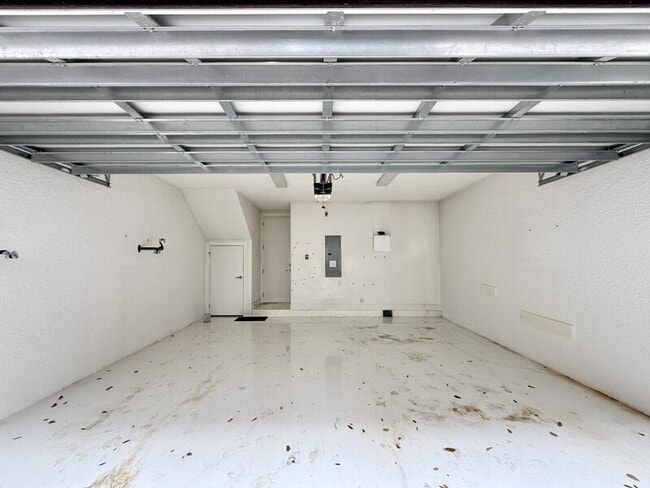 Building Photo - 136 8th St N