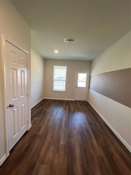Building Photo - 4410 Rushing Ridge Ct