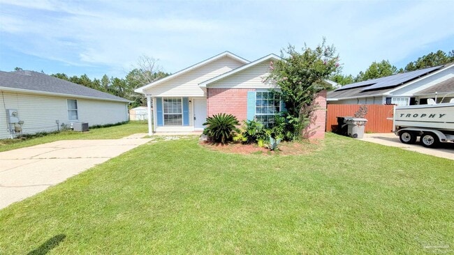 Primary Photo - 424 Pine Crescent Way