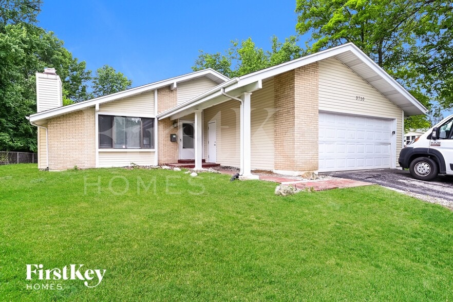 Building Photo - 3710 Woodman Dr
