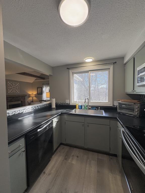 Building Photo - 25 Lawrence St