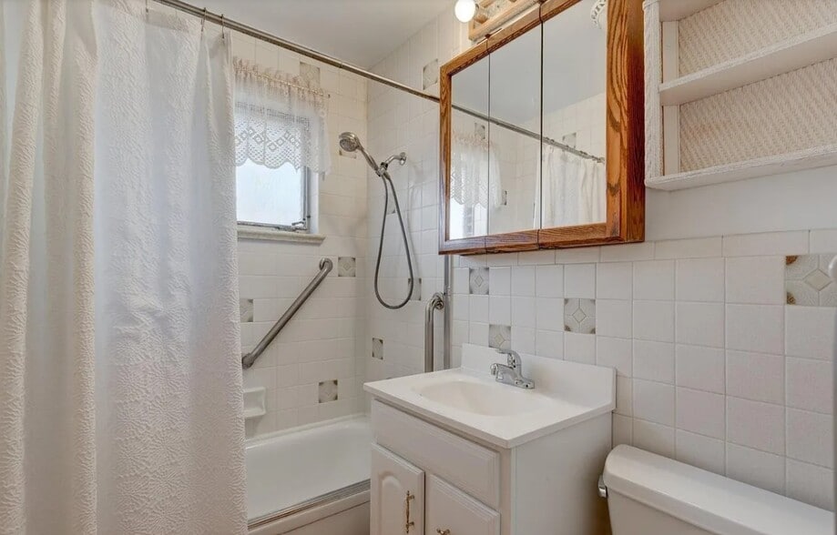 Building Photo - 3055 Victor St