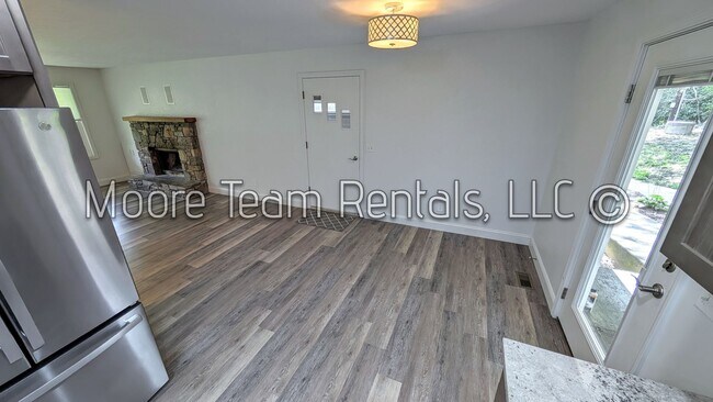 Building Photo - Beautiful Private Ranch House - Stream, Ya...