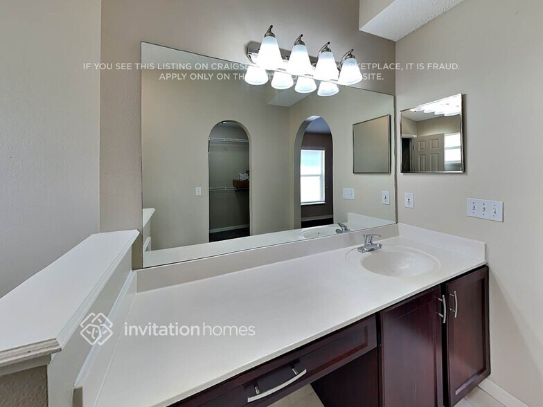 Building Photo - 13012 Waterbourne Dr