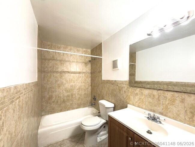 Building Photo - 4109 Riverside Dr