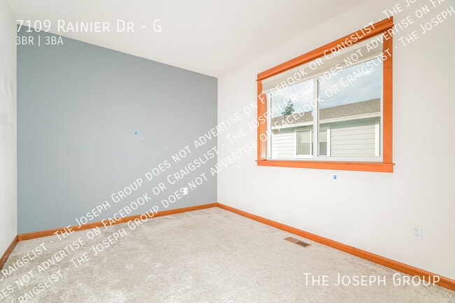 Building Photo - 7109 Rainier Dr