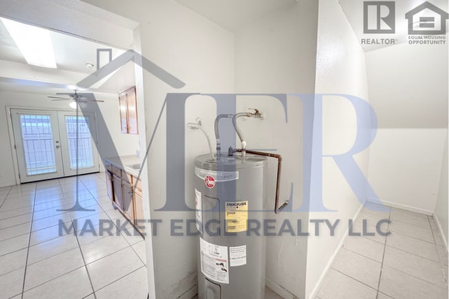 Building Photo - 2Bed/2Bath Townhome at Indian School/67th Ave! $199 MOVE-IN SPECIAL! Ready for Immediate Move-In!