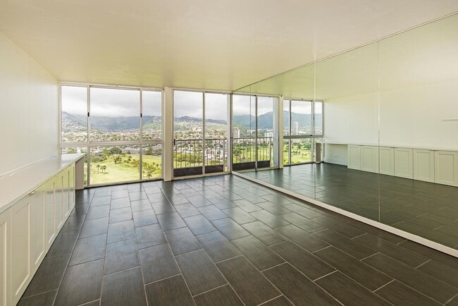 Building Photo - For Rent: 1-Bedroom Condo in Waikiki (24th...