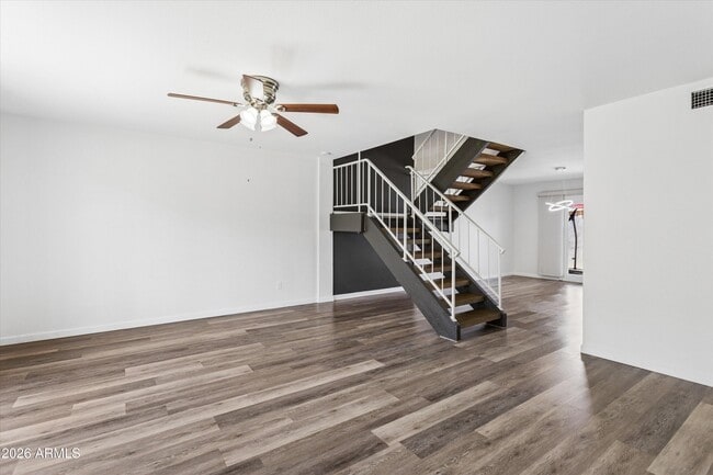 Building Photo - 8141 E Vista Dr