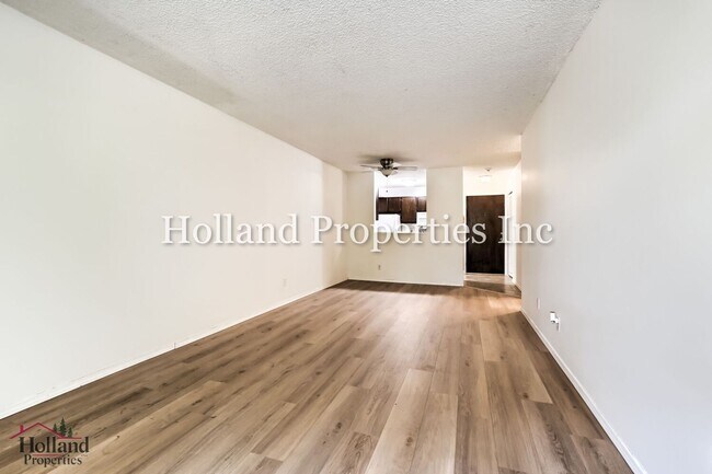 Building Photo - 8747 SW Brightfield Cir