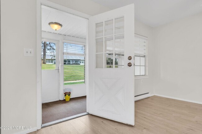 Building Photo - 15 Yorkshire Ct