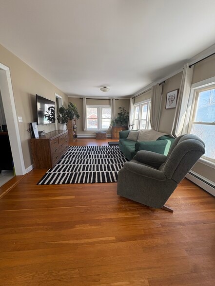 large living room - 14 Mitchell St