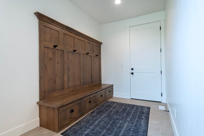 Building Photo - 326 Royal Elk Cir
