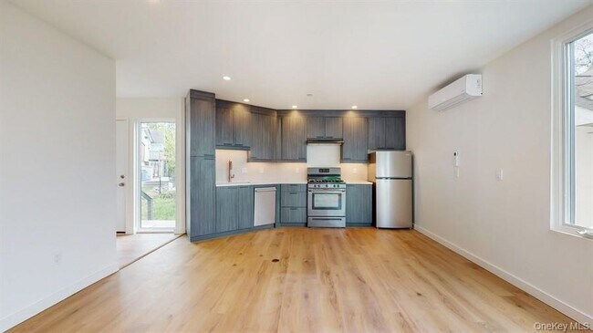 Building Photo - 16 Tiernans Ln