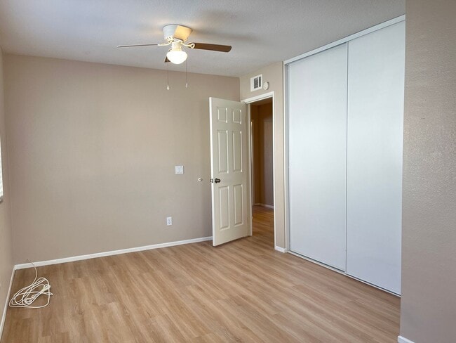 Building Photo - Large 4 bedroom home in Orangecrest for rent!