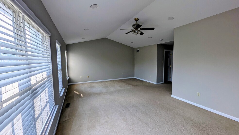 Building Photo - 441 Nottingham Ln