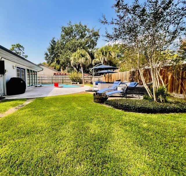 Building Photo - 1702 Cherry Bend Dr