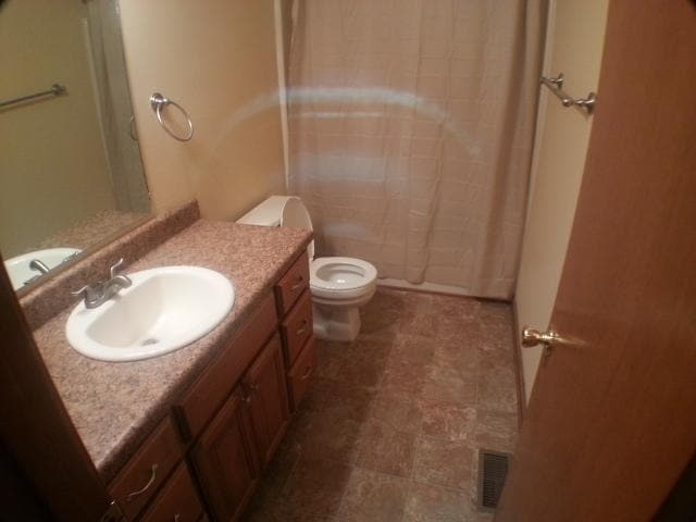 Building Photo - Charming 3 Bedroom / 2 Bath with Finished Basement!