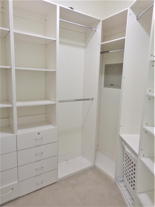 Building Photo - 3700 S Ocean Blvd