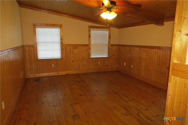 Building Photo - 202 S Mesquite St