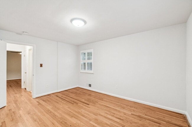 Building Photo - Charming 4BR/2BA Home for Rent in McLean!