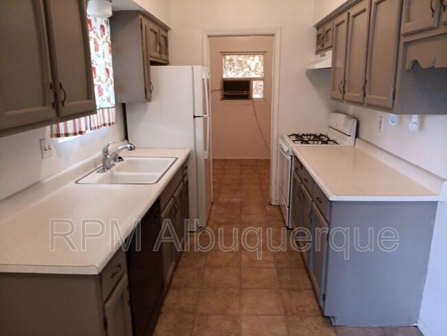 Building Photo - 6308 Jo Ann Pl NE