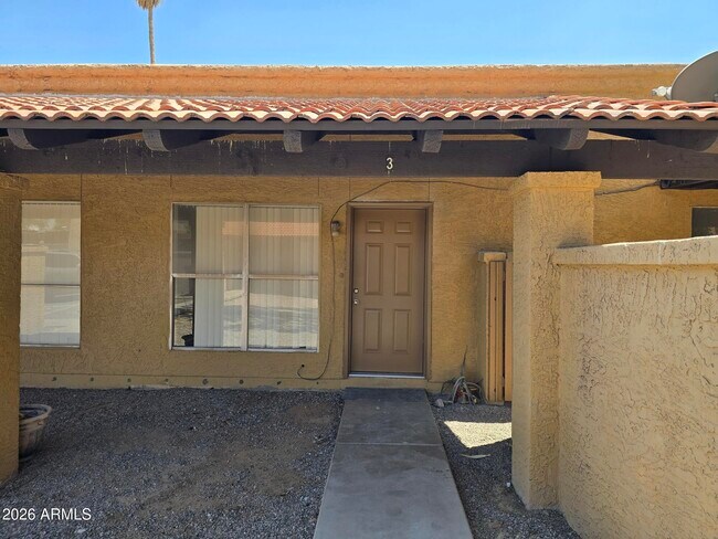 Building Photo - 715 N Arrowhead Dr