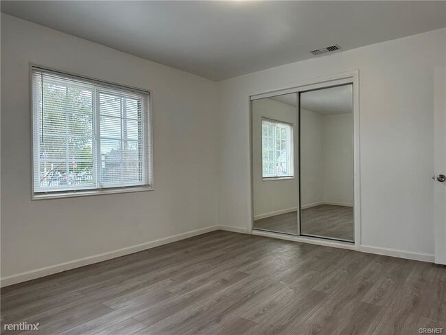 Building Photo - 3 br, 2 bath House - 9000 Sylmar Ave