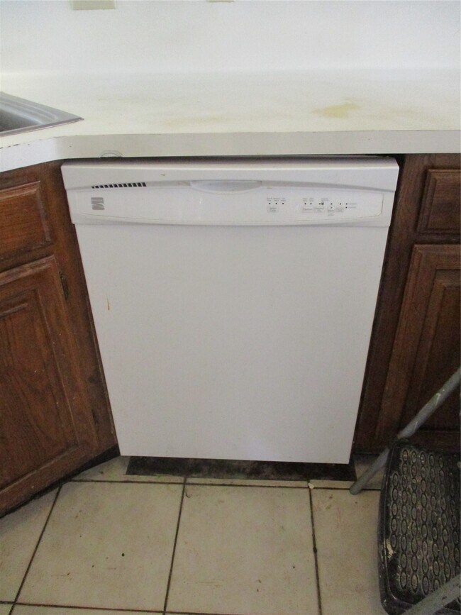 Building Photo - 10834 Sugar Hill Dr