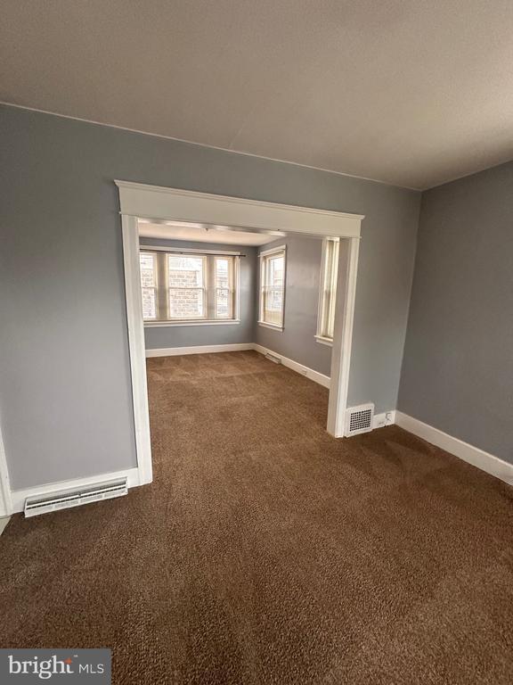 Building Photo - 300 S 3rd Ave