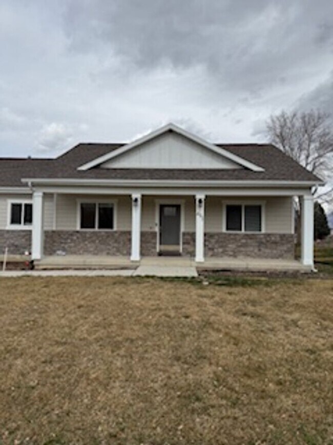 Building Photo - Marvelous