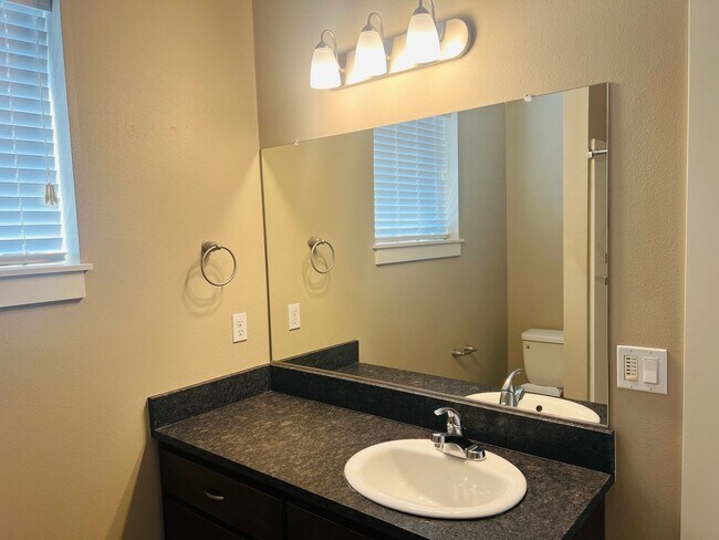 Building Photo - Charming, Air-Conditioned, 3-Bed, 2.5-Bath...