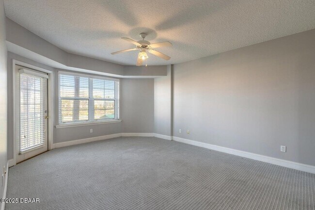 Building Photo - 4650 Links Village Dr