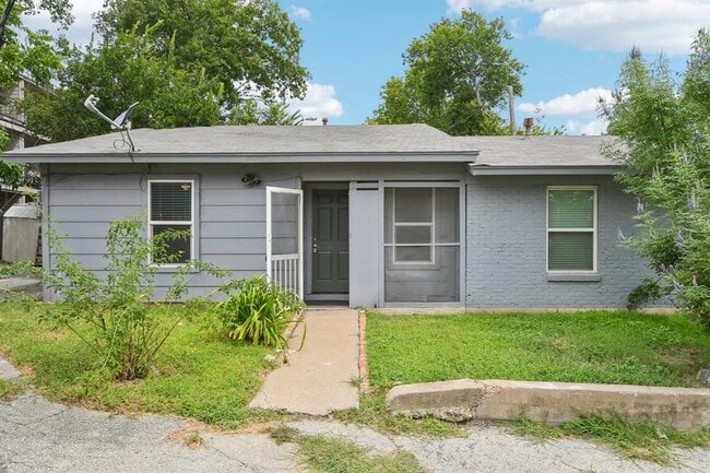 Building Photo - 8400 Sequoia Dr