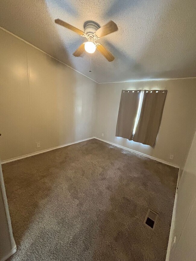 Building Photo - Beautiful 4 Bedroom Home in Blanchard!